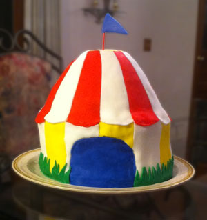 Circus Birthday Party on Birthday Party   Just Add Some Madagascar Figurines Around The Edges
